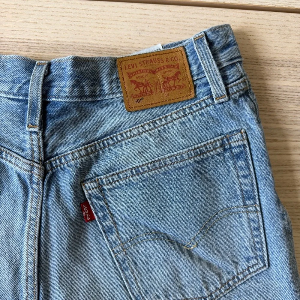 Levi's Women's Light Blue Jean Shorts - Picture 4 of 10